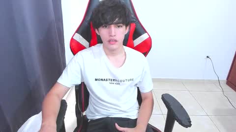 Snapshot of eren_tatakae chatting on October 24, 2025, 6:15 pm eren_tatakae online show from October 24, 2025, 6:15 pm