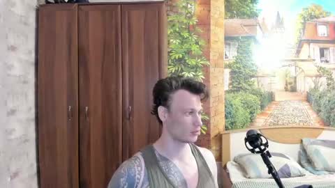 Snapshot of eric_the_vikking chatting on September 19, 2025, 7:10 am Eric online show from September 19, 2025, 7:10 am