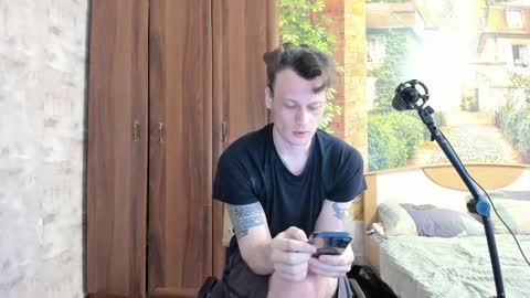 Snapshot of eric_the_vikking chatting on September 25, 2025, 7:34 am Eric online show from September 25, 2025, 7:34 am