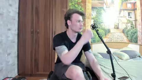 Snapshot of eric_the_vikking chatting on September 28, 2025, 11:59 am Eric online show from September 28, 2025, 11:59 am