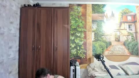 Snapshot of eric_the_vikking chatting on October 27, 2025, 12:31 pm Eric online show from October 27, 2025, 12:31 pm