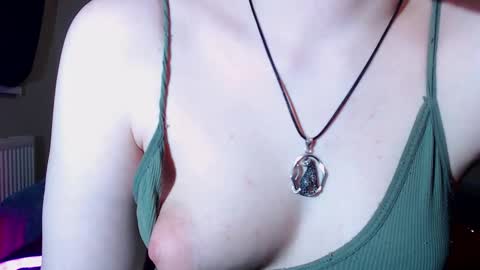 Snapshot of erica_mayer chatting on December 18, 2024, 1:23 pm Erica online show from December 18, 2024, 1:23 pm