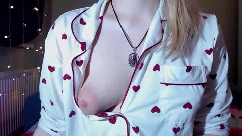 Snapshot of erica_mayer chatting on February 23, 2025, 9:55 am Erica online show from February 23, 2025, 9:55 am