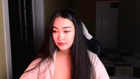 Erica Wayne online show from March 11, 2025, 3:12 pm