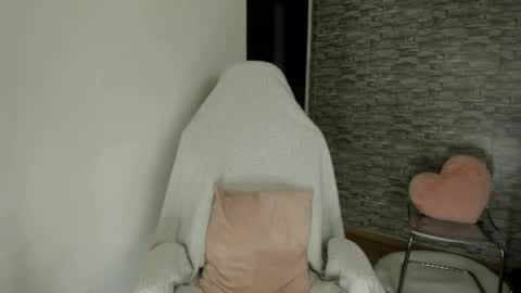 Riaaa online show from May 26, 2026, 5:36 am