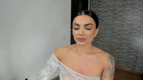 Snapshot of erica_xoo chatting on June 19, 2026, 6:45 pm Riaaa online show from June 19, 2026, 6:45 pm