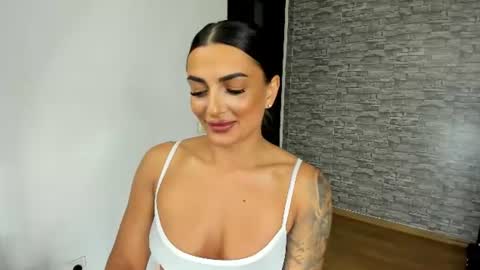 Snapshot of erica_xoo chatting on July 24, 2026, 3:43 pm Riaaa online show from July 24, 2026, 3:43 pm
