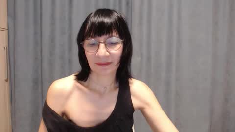ericablack8 online show from December 22, 2025, 1:30 pm