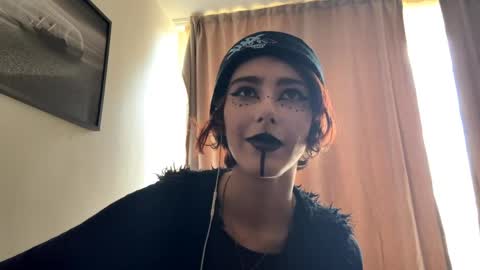 Olivia online show from April 8, 2026, 11:32 am