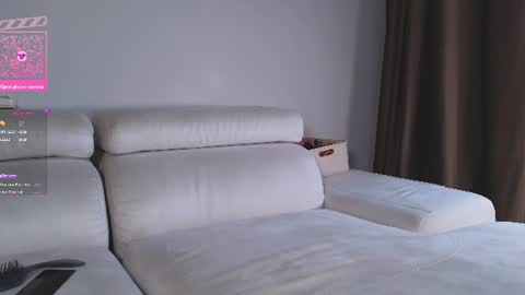 Snapshot of ericamiracle15 chatting on July 2, 2026, 1:17 pm Call me Erica online show from July 2, 2026, 1:17 pm
