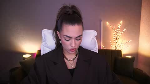 Erica online show from September 24, 2025, 7:23 am