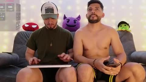 Snapshot of erick_brant chatting on December 31, 2024, 1:57 am ERICK online show from December 31, 2024, 1:57 am