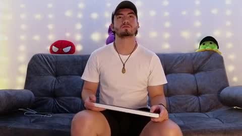 Snapshot of erick_brant chatting on January 9, 2025, 5:13 am ERICK online show from January 9, 2025, 5:13 am