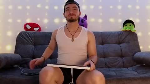 Snapshot of erick_brant chatting on January 17, 2025, 3:45 am ERICK online show from January 17, 2025, 3:45 am