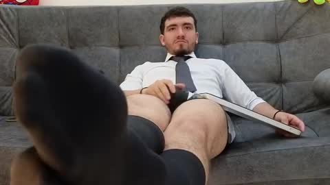 Snapshot of erick_brant chatting on February 17, 2025, 10:14 pm ERICK online show from February 17, 2025, 10:14 pm