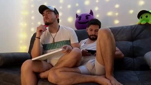 Snapshot of erick_brant chatting on February 23, 2025, 12:51 am ERICK online show from February 23, 2025, 12:51 am