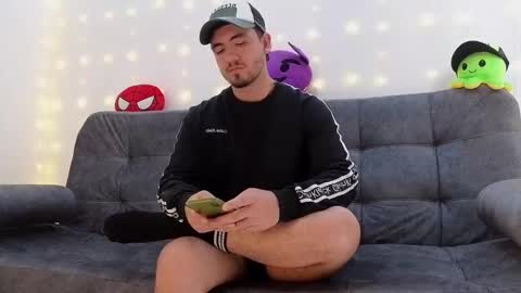 Snapshot of erick_brant chatting on March 2, 2025, 4:42 pm ERICK online show from March 2, 2025, 4:42 pm