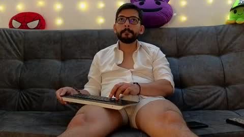 Snapshot of erick_brant chatting on March 2, 2025, 10:16 pm ERICK online show from March 2, 2025, 10:16 pm