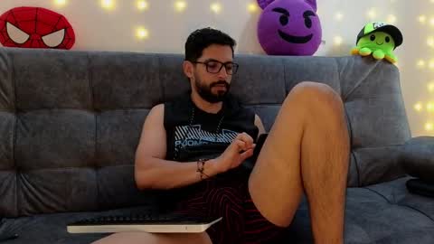 Snapshot of erick_brant chatting on March 11, 2025, 5:35 pm ERICK online show from March 11, 2025, 5:35 pm