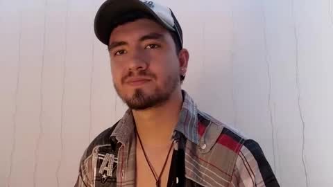 Snapshot of erick_brant chatting on March 12, 2025, 4:56 pm ERICK online show from March 12, 2025, 4:56 pm