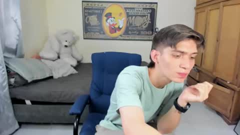 Snapshot of erick_de_rossee chatting on October 30, 2025, 7:58 pm erick_de_rossee online show from October 30, 2025, 7:58 pm