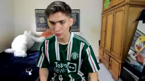 erick_de_rossee online show from April 18, 2026, 6:45 pm