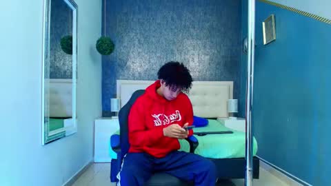   online show from October 13, 2025, 3:39 am