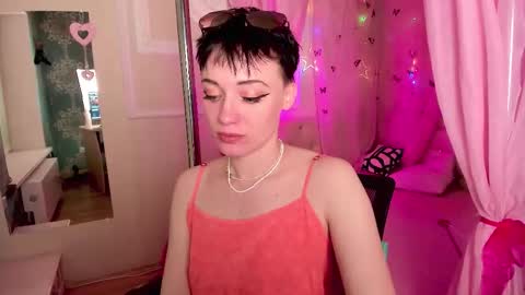 Ericka online show from November 16, 2025, 4:23 pm