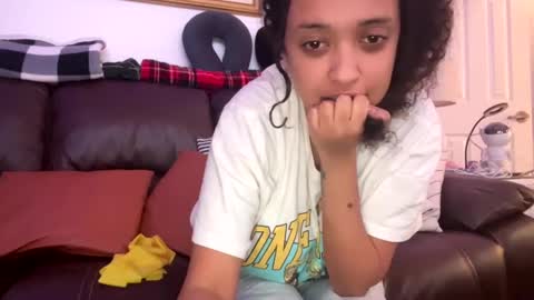 Lea  Erik online show from December 24, 2024, 3:37 pm