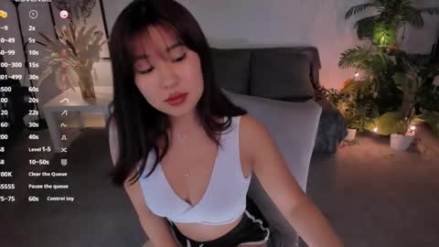 erika_kim online show from April 24, 2026, 7:11 am