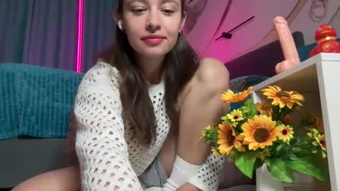 Erika Miu online show from October 17, 2025, 5:37 pm