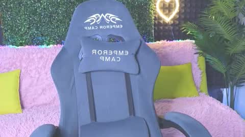 erikabrian online show from October 3, 2025, 2:19 am