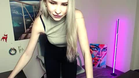 Erika online show from December 20, 2025, 1:18 pm