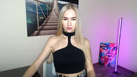 Snapshot of erikagavin chatting on July 16, 2026, 12:00 pm Erika online show from July 16, 2026, 12:00 pm