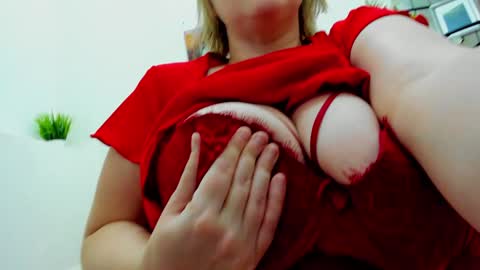 Adelina online show from December 7, 2024, 8:11 am