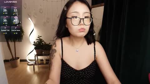 Erika online show from September 17, 2025, 2:13 am
