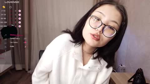 Erika online show from September 19, 2025, 2:13 am
