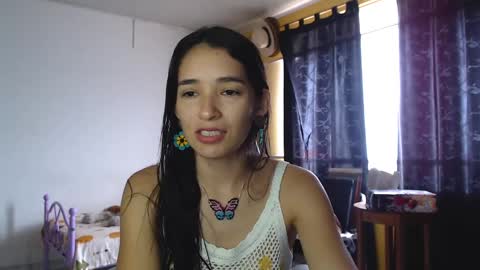erina_1 online show from December 19, 2024, 6:23 pm
