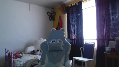 erina_1 online show from December 26, 2024, 4:36 pm