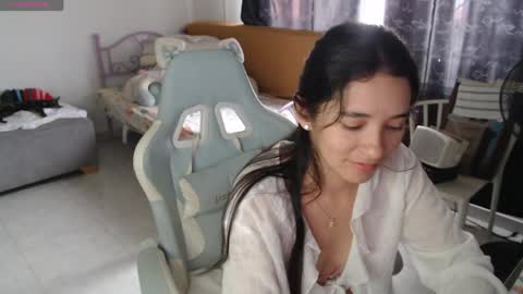 Snapshot of erina_1 chatting on March 31, 2026, 5:24 pm erina_1 online show from March 31, 2026, 5:24 pm