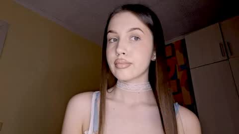 Snapshot of erinnnaji chatting on May 17, 2026, 4:14 pm Katrin online show from May 17, 2026, 4:14 pm
