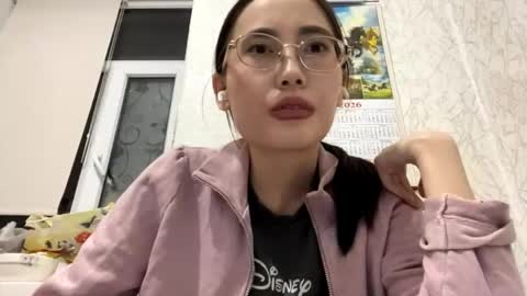 Snapshot of erinnthurmond chatting on June 1, 2026, 8:10 pm Luna online show from June 1, 2026, 8:10 pm