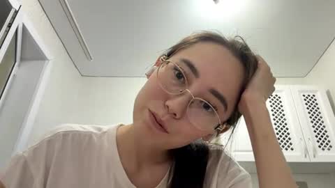 Luna online show from June 28, 2026, 9:54 pm