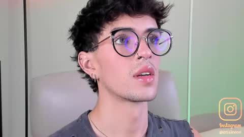   online show from November 29, 2025, 9:40 pm