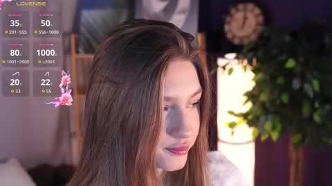 Mia online show from November 7, 2025, 4:18 pm