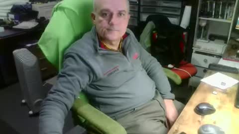 ernello online show from November 16, 2025, 9:53 pm