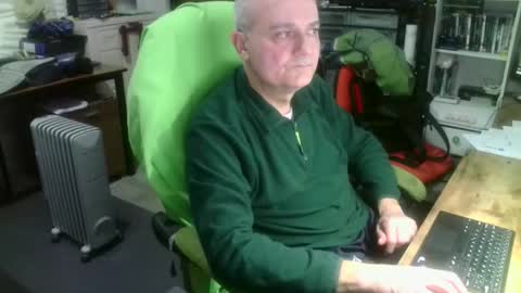 ernello online show from November 23, 2025, 8:41 pm