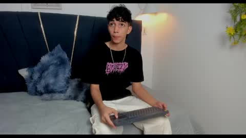 Snapshot of ero_boy40 chatting on May 19, 2026, 3:57 am ero_boy40 online show from May 19, 2026, 3:57 am