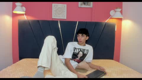 Snapshot of ero_boy40 chatting on May 29, 2026, 3:37 am ero_boy40 online show from May 29, 2026, 3:37 am
