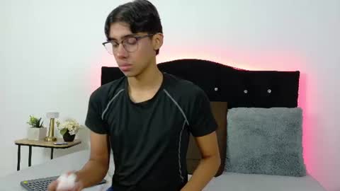 Snapshot of eros_lux1 chatting on June 16, 2026, 12:52 pm Eros Lux1 online show from June 16, 2026, 12:52 pm